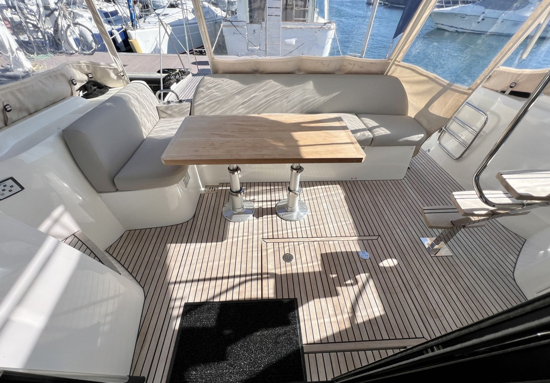 slider 14 Prestige Yachts Prestige 420 Fly